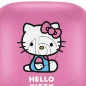 Meet your Posher, Adela